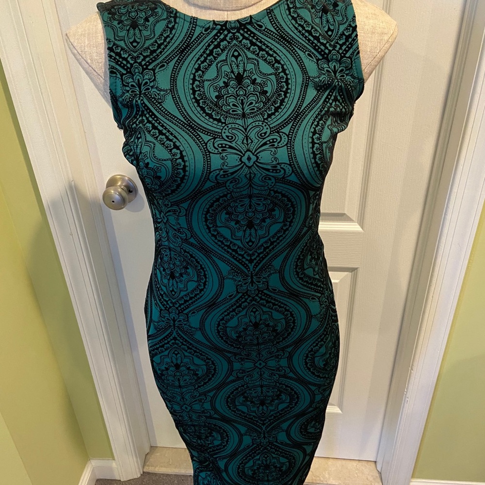 Beautiful green and black paisley dress